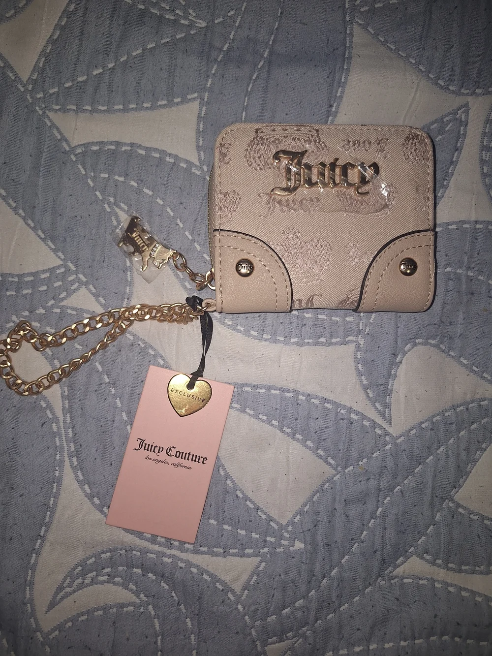EXCLUSIVE Juicy Couture Beige Pink Logo Zip Wallet with Gold Chain